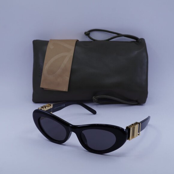 Loewe LW40156U 01A Sunglasses Shiny Black Cat Eye Frame, Smoke Lenses main image 7